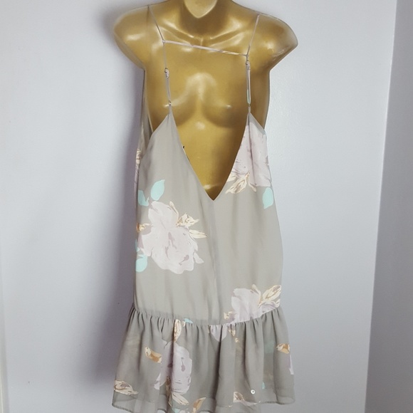 Like minded floral grey dress size medium - Picture 2 of 7